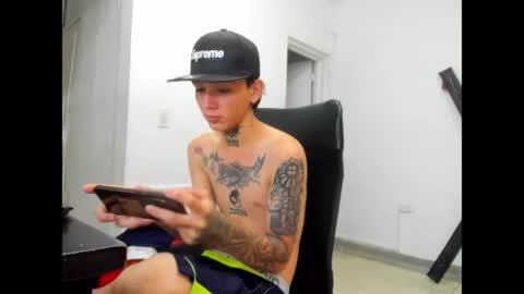 Snapshot of nick_straightboy chatting on May 27, 5:48 am Nick online show from May 27, 5:48 am