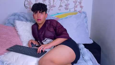 Snapshot of nick_twiink chatting on January 17, 2:49 am nick_twiink online show from January 17, 2:49 am