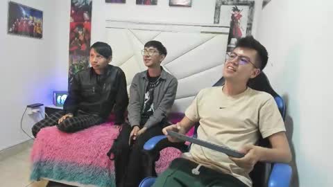 Snapshot of nick_vers chatting on November 8, 7:45 pm nick_vers online show from November 8, 7:45 pm