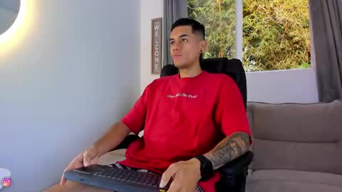 Snapshot of nickcopeer_ chatting on July 15, 12:21 pm Nick Copeer online show from July 15, 12:21 pm