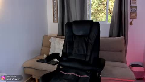 Snapshot of nickcopeer_ chatting on July 17, 1:51 pm Nick Copeer online show from July 17, 1:51 pm