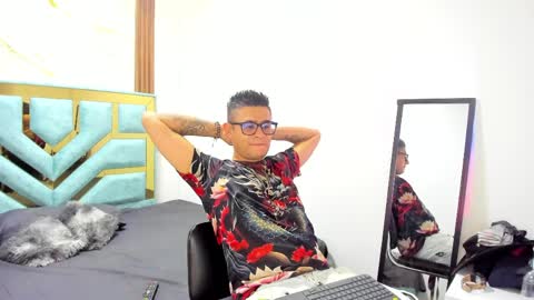 Snapshot of nickk_jonson chatting on April 8, 1:00 pm nickk_jonson online show from April 8, 1:00 pm