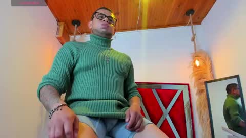 Snapshot of nickk_jonson chatting on April 30, 12:33 pm nickk_jonson online show from April 30, 12:33 pm
