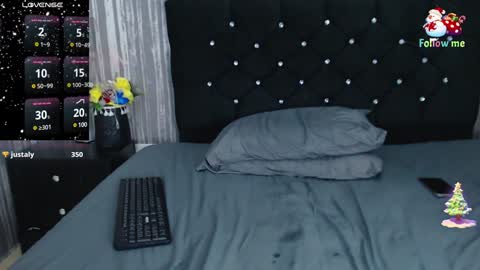 Snapshot of nickk_parkerr chatting on December 17, 8:10 pm nickk_parkerr online show from December 17, 8:10 pm