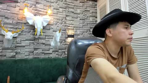 Snapshot of nickk_wolff chatting on November 24, 5:29 am Nickk Wolff online show from November 24, 5:29 am