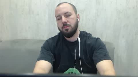 Snapshot of nickolas22 chatting on December 3, 12:07 am Julian online show from December 3, 12:07 am