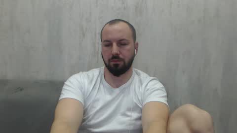 Snapshot of nickolas22 chatting on December 13, 11:54 pm Julian online show from December 13, 11:54 pm