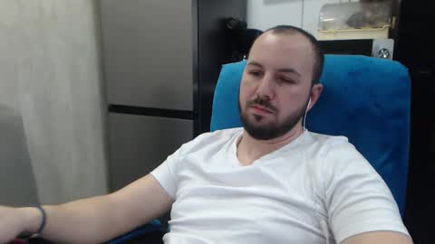 Snapshot of nickolas22 chatting on February 8, 11:30 pm Julian online show from February 8, 11:30 pm