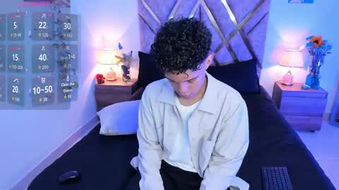 Nickolas Muoz online show from September 25, 2:21 pm