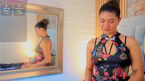 nickollsaenz online show from April 6, 3:15 am