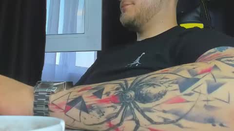 Snapshot of nicktattoomaster chatting on May 27, 5:43 pm nicktattoomaster online show from May 27, 5:43 pm