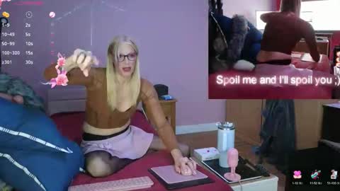 Snapshot of nicktu52 chatting on September 17, 11:50 pm nicktuuk online show from September 17, 11:50 pm