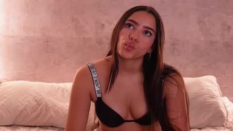 Snapshot of nicky_and_blake chatting on October 27, 9:52 pm nicky and blake online show from October 27, 9:52 pm