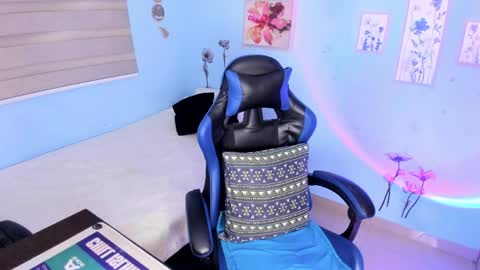 lucy online show from March 27, 1:33 am