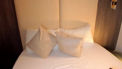 Nicky  online show from February 17, 2:41 am