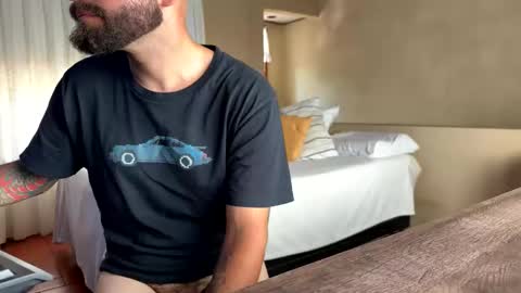 nicolas online show from March 5, 3:30 pm