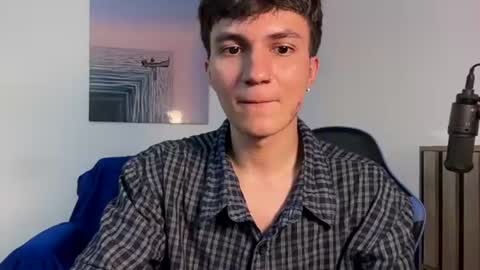 Snapshot of nico_bellini chatting on June 21, 5:32 am Nico online show from June 21, 5:32 am