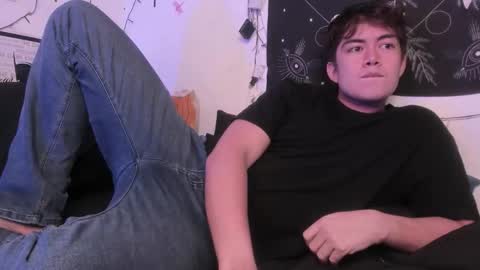 Snapshot of nico_bulge chatting on October 28, 3:21 am Nicols online show from October 28, 3:21 am