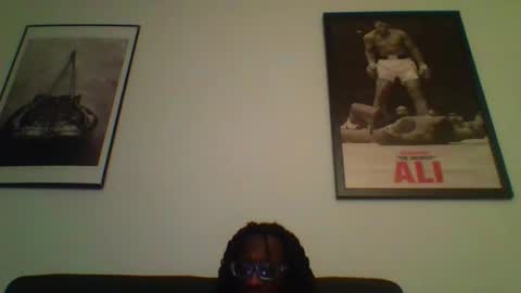 Snapshot of nicocoulombe chatting on April 6, 6:25 am dickson85 online show from April 6, 6:25 am