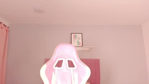 Snapshot of nicol_fury chatting on June 13, 9:18 am Nicol online show from June 13, 9:18 am