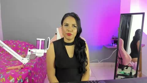 Snapshot of nicol_jone chatting on February 9, 9:47 am Nicol sanchez online show from February 9, 9:47 am