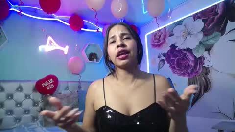 nicol_ross19 online show from February 16, 9:55 pm