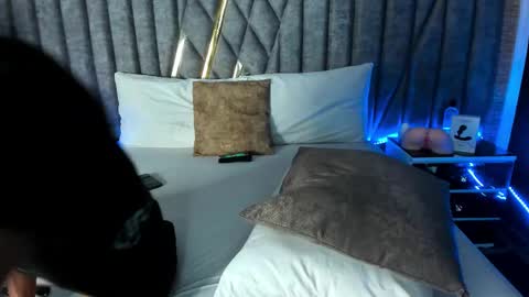 Nicolai online show from February 15, 11:52 am