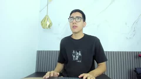 nicolasfine online show from January 12, 11:37 am