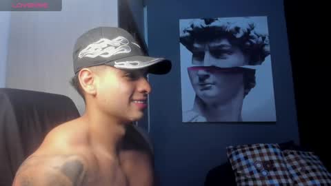 Snapshot of nicolasmuscle chatting on May 11, 10:51 pm Andres online show from May 11, 10:51 pm