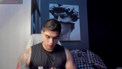 Snapshot of nicolasmuscle chatting on June 17, 4:19 pm Andres online show from June 17, 4:19 pm