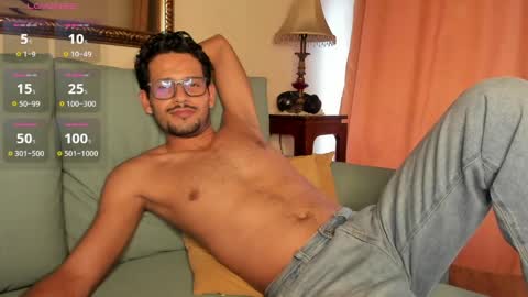 Snapshot of nicolasrodrii chatting on March 31, 10:10 pm nicolasrodrii online show from March 31, 10:10 pm