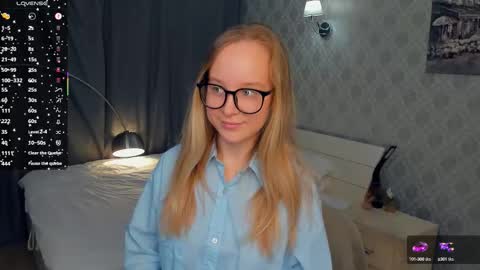 Nicoletta online show from October 15, 5:24 pm