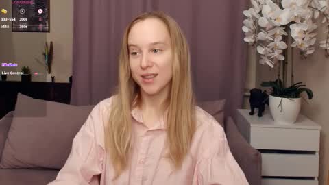 Nicoletta online show from February 8, 7:06 pm