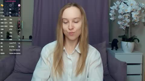 Nicoletta online show from March 17, 6:44 pm