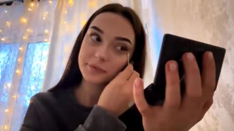 Snapshot of nicolbenoit chatting on March 8, 1:48 pm Nelly online show from March 8, 1:48 pm