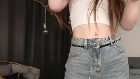 Snapshot of nicole_broown chatting on May 10, 8:58 pm Nicole online show from May 10, 8:58 pm