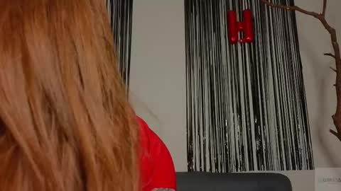 Snapshot of nicole_broown chatting on May 13, 9:22 pm Nicole online show from May 13, 9:22 pm