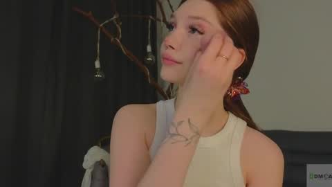 Snapshot of nicole_broown chatting on May 25, 8:59 pm Nicole online show from May 25, 8:59 pm