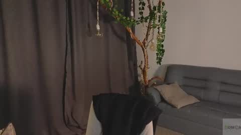Snapshot of nicole_broown chatting on June 12, 8:52 pm Nicole online show from June 12, 8:52 pm