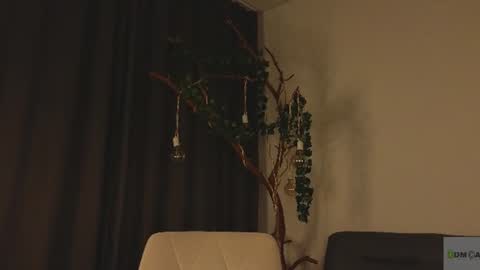 Snapshot of nicole_broown chatting on June 20, 8:55 pm Nicole online show from June 20, 8:55 pm