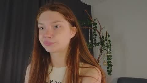 Snapshot of nicole_broown chatting on July 3, 9:54 pm Nicole online show from July 3, 9:54 pm