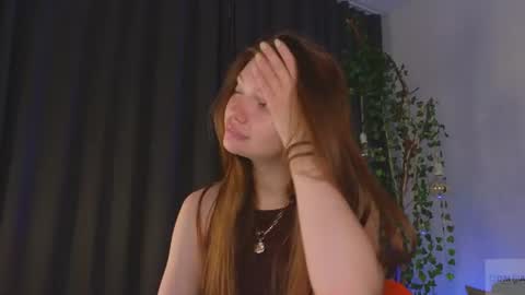 Snapshot of nicole_broown chatting on July 25, 9:45 pm Nicole online show from July 25, 9:45 pm