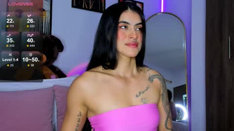 Snapshot of nicole_duran3095 chatting on May 3, 2:39 am Nick online show from May 3, 2:39 am