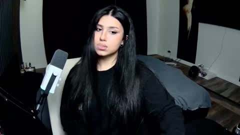 My name is Nicole. I m completely new here online show from March 1, 4:42 pm