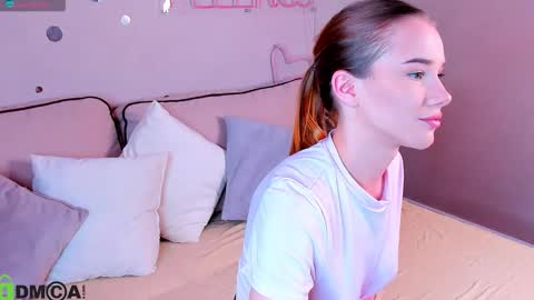 Snapshot of nicole_vasquezz chatting on February 4, 9:48 am Nicole My schedule for the week 2 GMT 9am-15pm Mo Tu Th Fr online show from February 4, 9:48 am