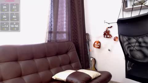 nicoledance69 online show from October 17, 7:05 pm