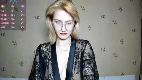 Snapshot of nicoledaviss_ chatting on June 23, 7:23 pm NicoleDavis online show from June 23, 7:23 pm