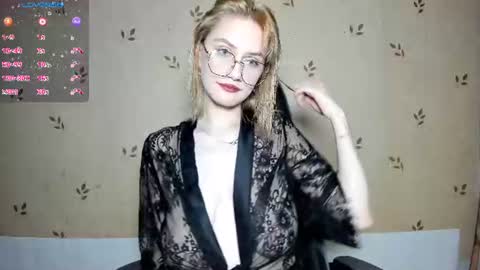 Snapshot of nicoledaviss_ chatting on June 30, 7:26 pm NicoleDavis online show from June 30, 7:26 pm