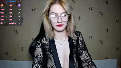 Snapshot of nicoledaviss_ chatting on July 5, 7:21 pm NicoleDavis online show from July 5, 7:21 pm