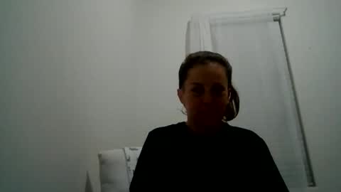 Snapshot of nicolegoodvibes00 chatting on May 19, 11:05 am Nicole online show from May 19, 11:05 am
